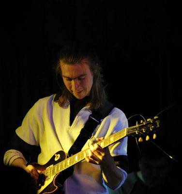 Гитарист Сергей Вишняков